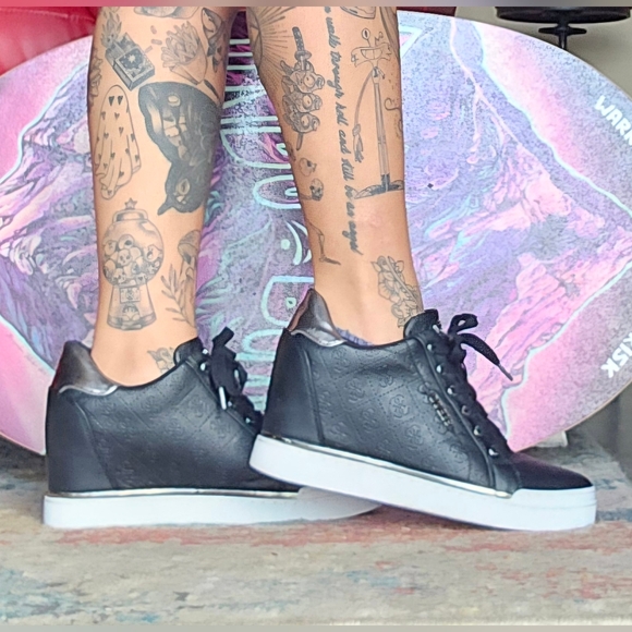GUESS Women's FLOWURS Wedge Sneakers size 11M New without box - Picture 2 of 10
